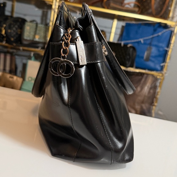 Ferragamo Black Leather Gancini Handbag Shoulder Tote - Picture 5 of 12